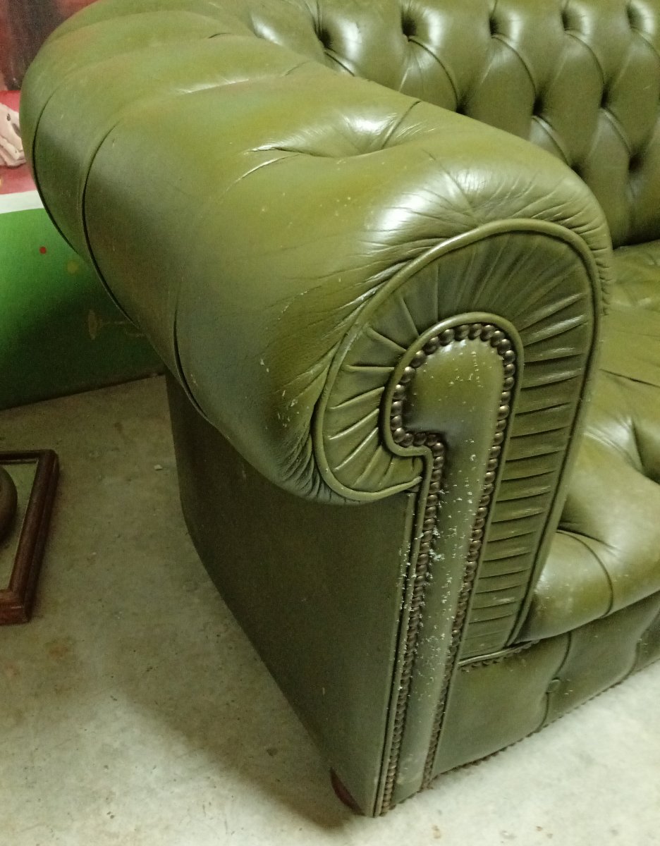 Grand canapé Chesterfield en cuir vert capitonné – 3 places-photo-1