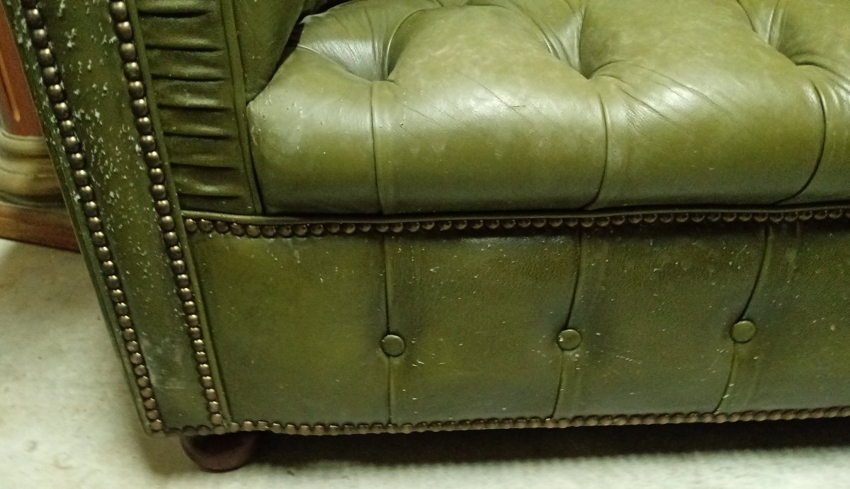 Grand canapé Chesterfield en cuir vert capitonné – 3 places-photo-4