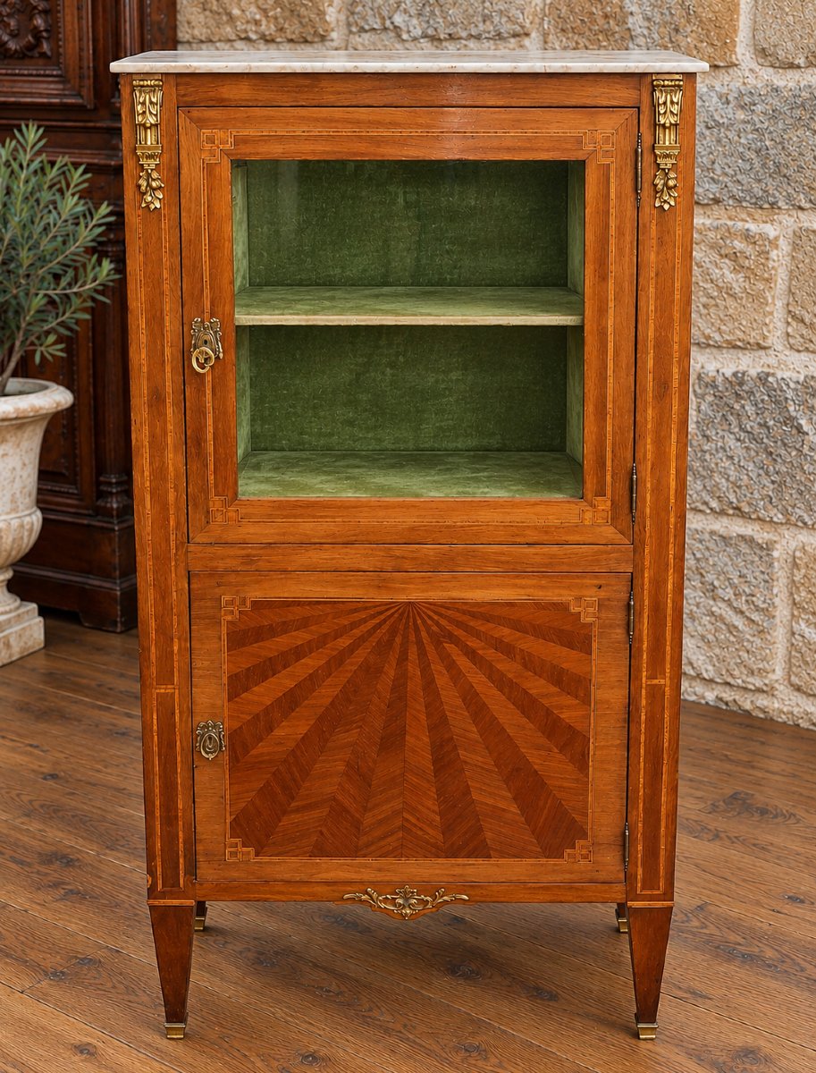 Vitrine de style Louis XVI en marqueterie – Marbre blanc – XIXe siècle 