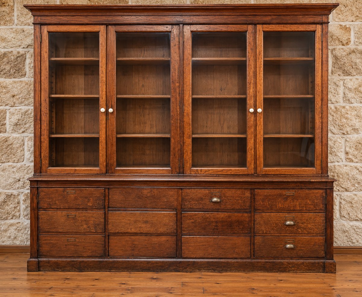 Grande bibliothèque-vitrine de magasin en chêne – époque Napoléon III
