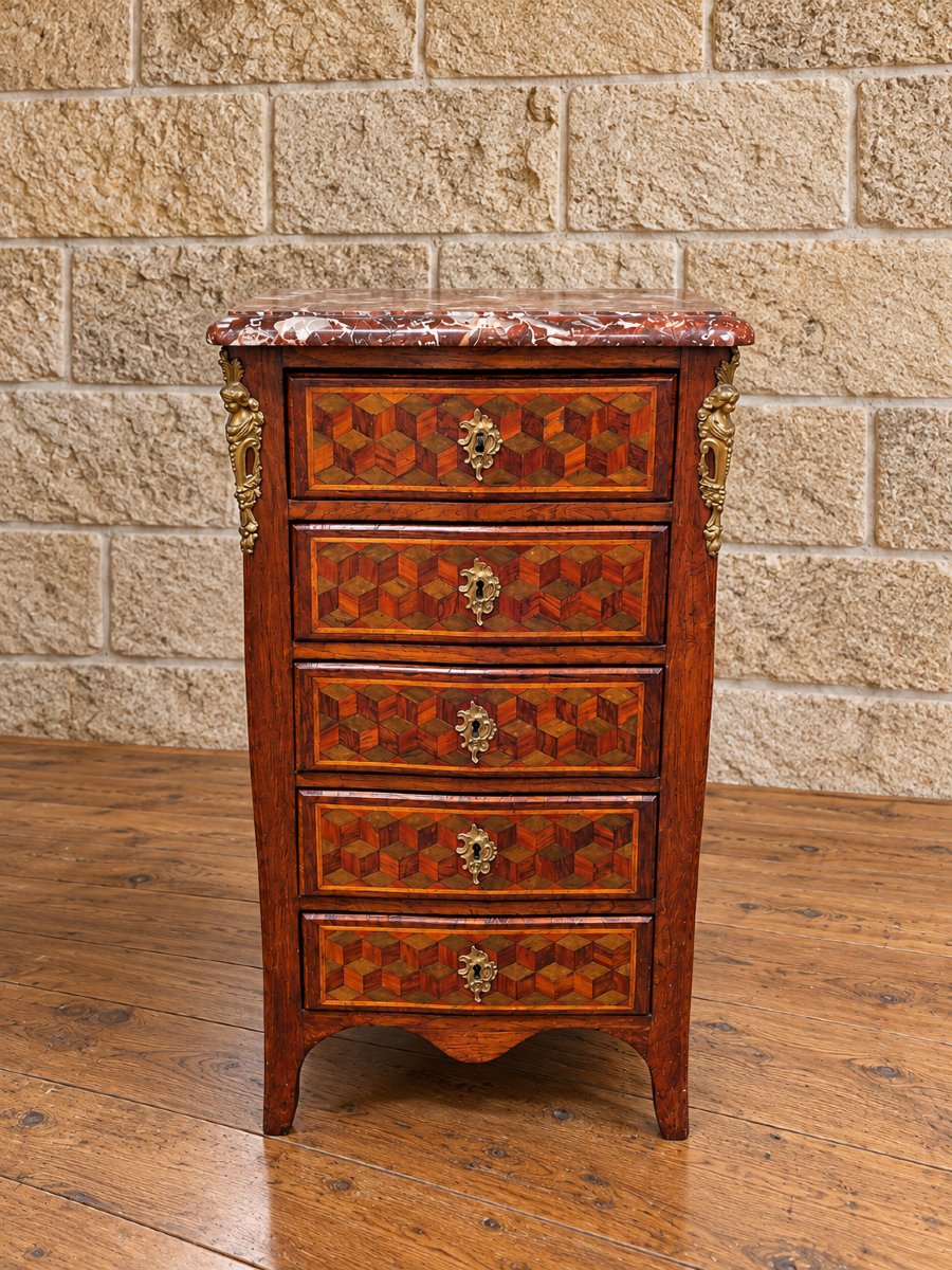Chiffonnier époque Louis XV – Marqueterie de cubes – Galbé – Dessus marbre -photo-2