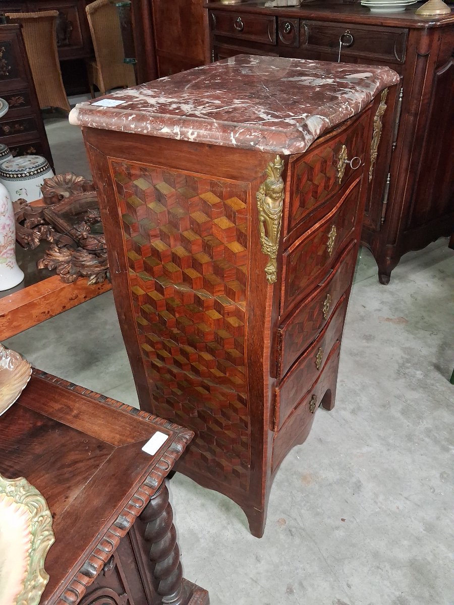 Chiffonnier époque Louis XV – Marqueterie de cubes – Galbé – Dessus marbre -photo-4