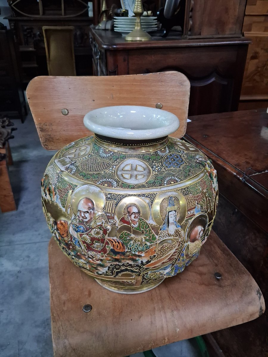 Large Japanese Satsuma Vase Decorated With Relief Figures And Gilding – Meiji Period, Late 19th Century-photo-2