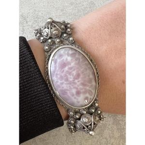 Asia 19th Century: Bracelet In Sterling Silver With Pink Stone
