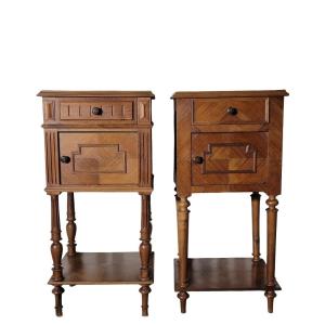 paires de chevets de style Louis XVI en noyer