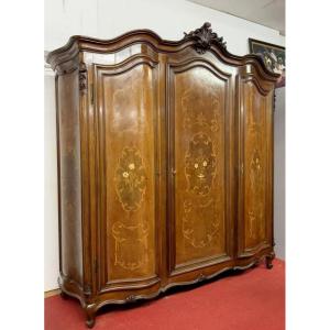 Armoire Style Louis XV galbée en marqueterie de bois précieux 