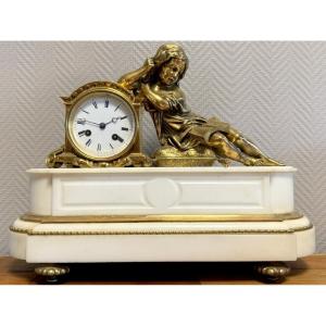 Pendule en bronze doré et marbre Carrare epoque XIXeme