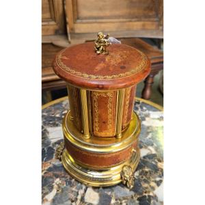 boite a cigares / boites a musique / carroussel / automate cuir gaufré, bronze et laiton doré