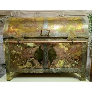 Important Oriental Chest In Bronze, Copper And Gilded Brass