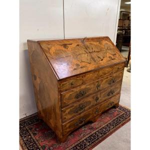 Louis XV Period Desk - Chest Of Drawers Or Writing Desk In Marquetry