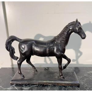 D'aprés Pierre Jules Mene : sculpture en bronze figurant un cheval