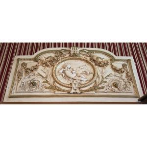 Trés grand bas relief ou dessus de porte en platre patiné 