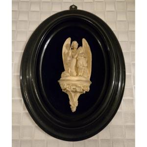 Oval-shaped Frame From The Napoleon III Period, In Blackened Wood, With Meerschaum Carving