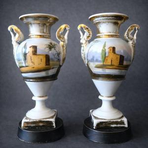 Paire de vases balustres Empire en porcelaine de Paris – Décor de paysages 