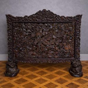 Panneau / écran sculpté en bois exotique – décor ajouré dragons, oiseaux et feuillages –