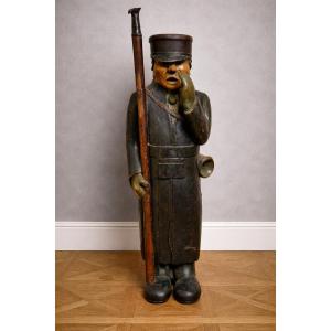 Sculpture ancienne en bois – soldat / garde avec fusil – sculpture populaire Anglaise / XXeme