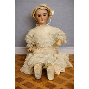 Grande poupée ancienne française en porcelaine / marquée UNIS FRANCE 301 / haut 88 cm