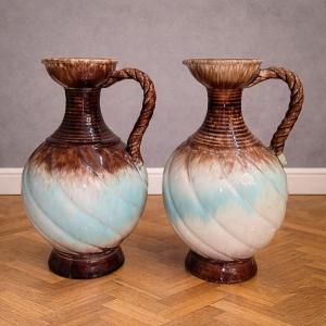 Paire de pichets en céramique émaillée – Travail art déco XXe siècle