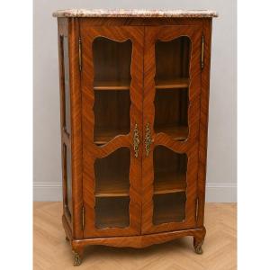 Vitrine d’époque Louis XV en bois de rose marqueté