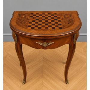 Table à jeux demi-lune de style Louis XV, en marqueterie 