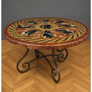 Grande table ronde à plateau en bois peint façon scagliola – Piètement en fer forgé