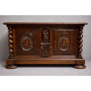 Carved Wooden Chest With Twisted Columns – Renaissance Style
