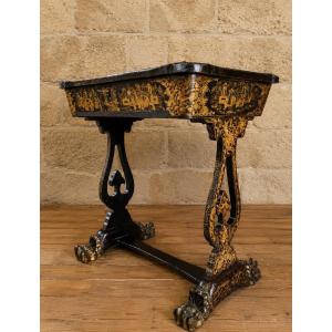 Black Lacquer Sewing Table With Gilded Chinese Motifs – 19th Century
