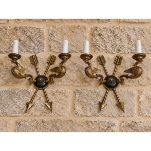 Paire d’appliques en bronze doré aux oiseaux et flèches
