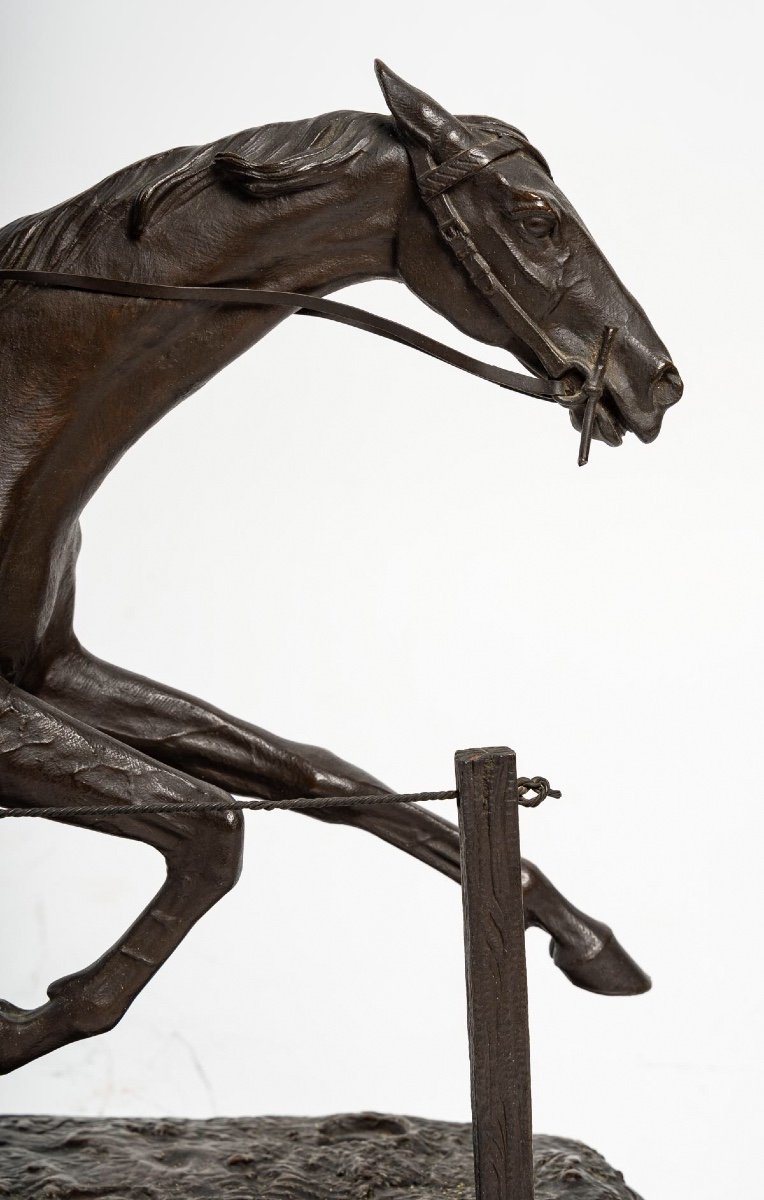 Sculpture En Bronze Représentant Un Cheval Au Trot Et Son Jockey -photo-1