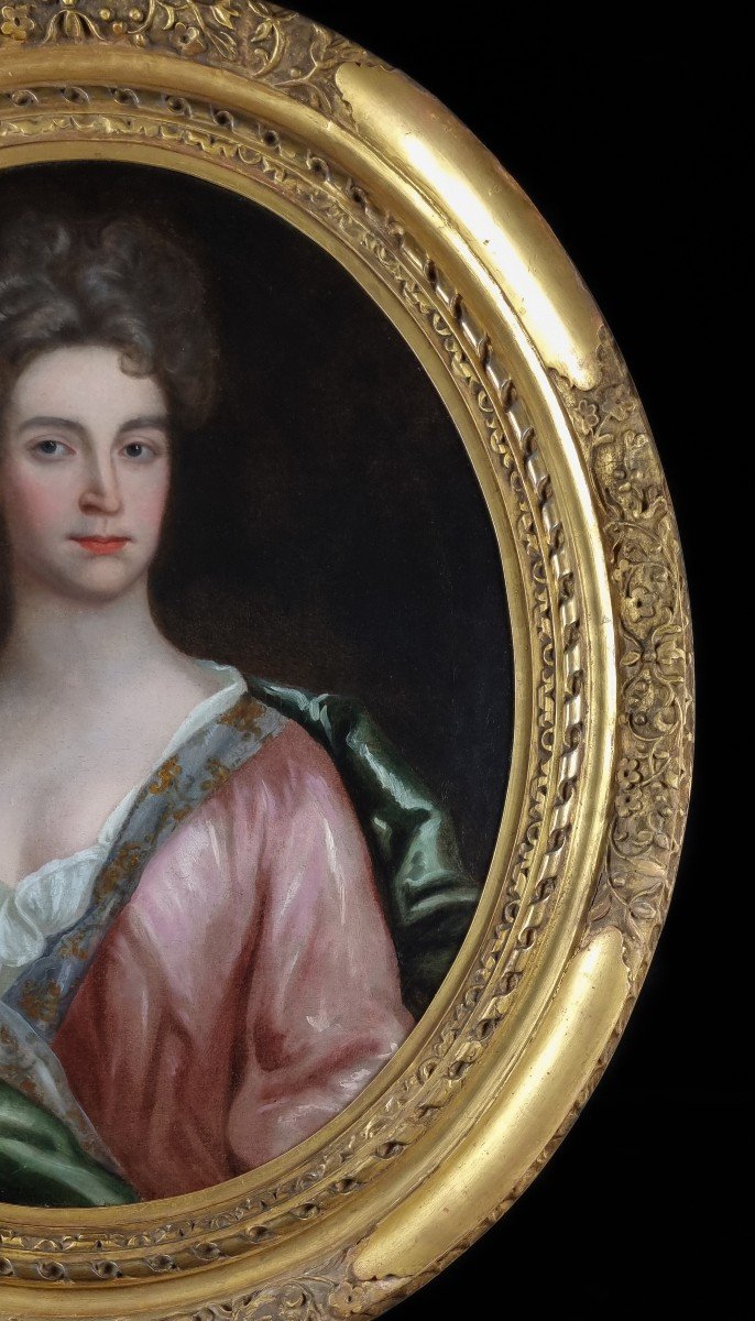 Vers 1695 Portrait d'Une Dame à La Robe De Soie Rose, Peinture Huile Sur Toile, Cadre Doré Fin-photo-1