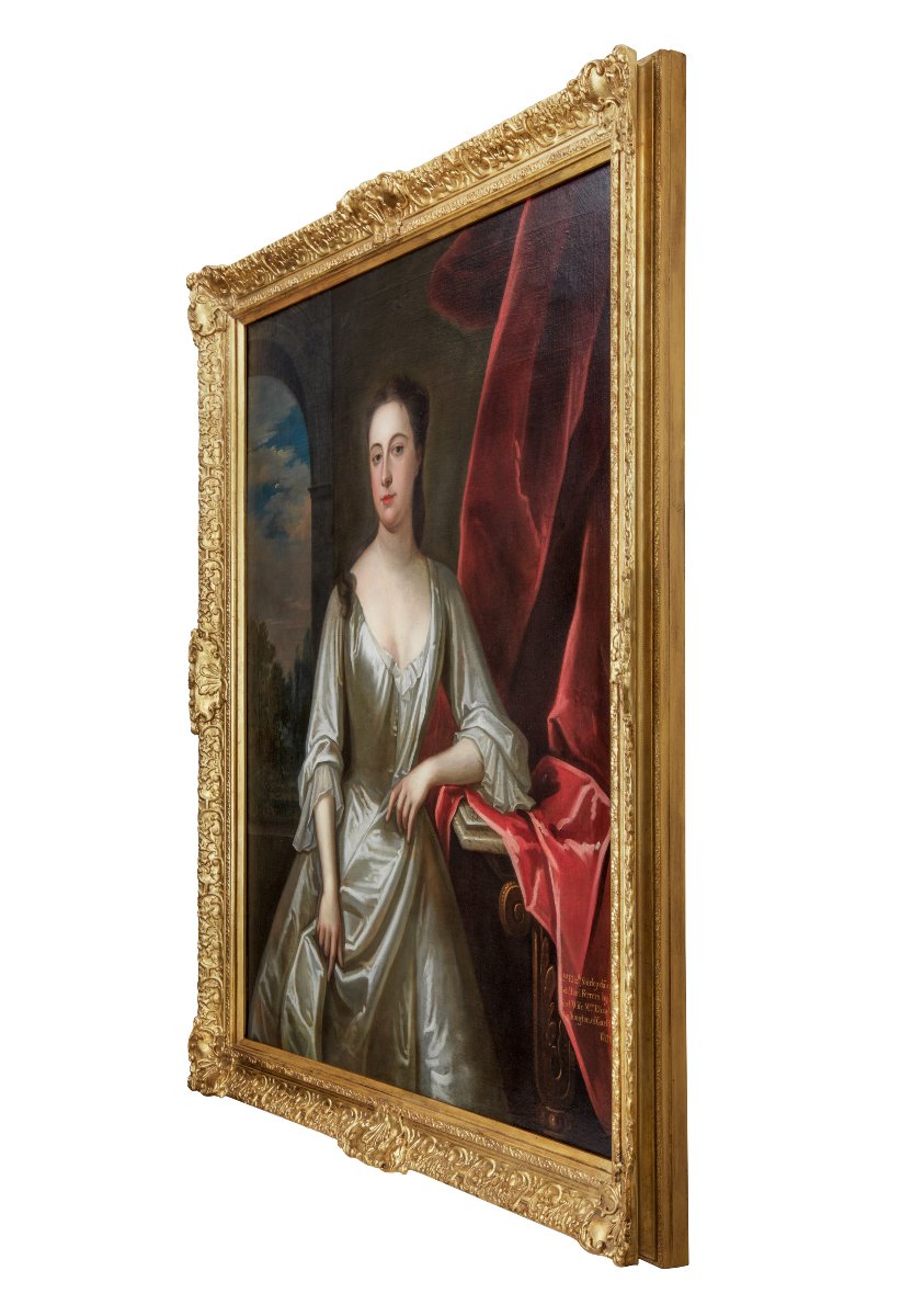 Portrait de Lady Elizabeth Shirley, sur une véranda près d'une table en marbre, vers 1705-1710-photo-5