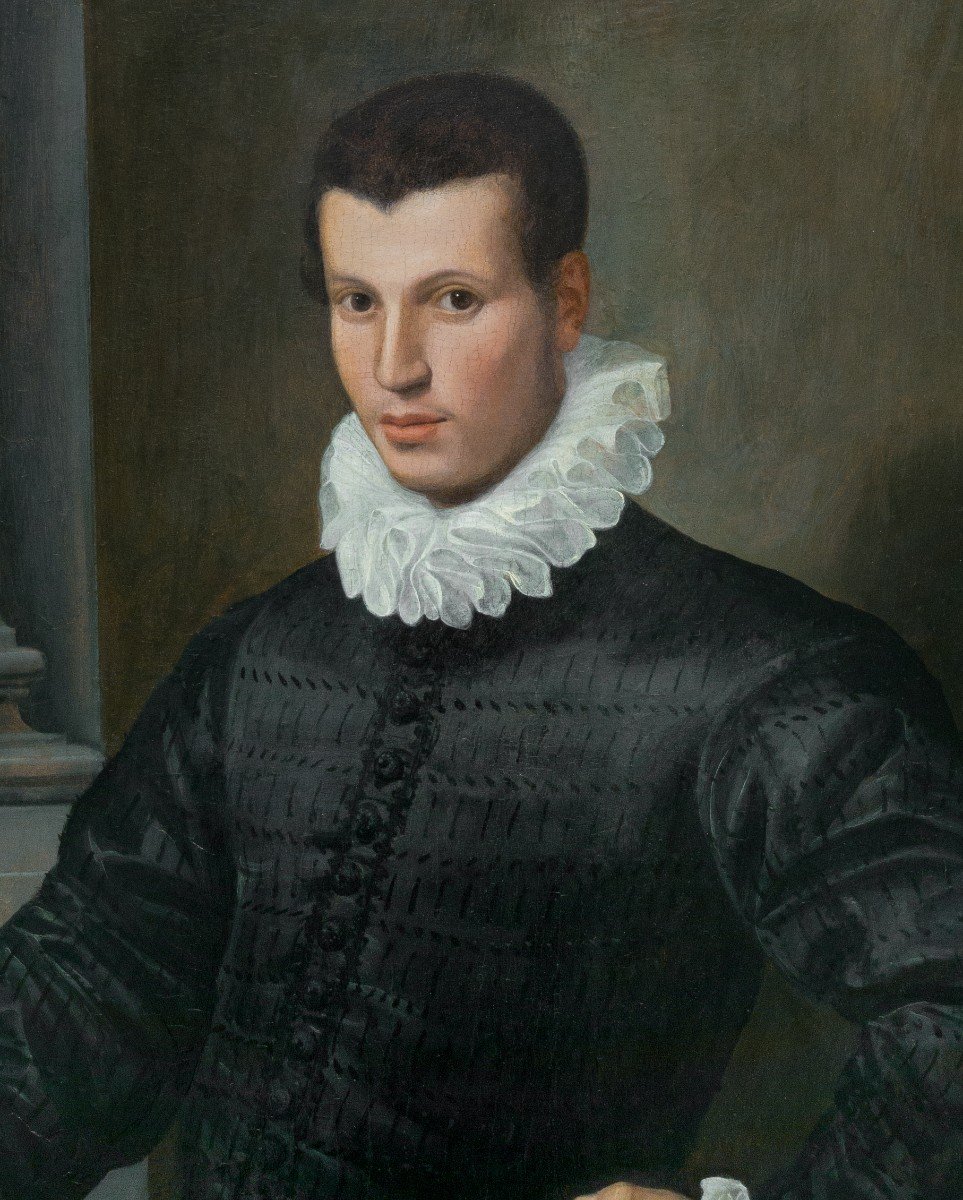 Vers 1575/80 Portrait d'Un Gentilhomme En Pourpoint Noir Tenant Un Médaillon, Huile Sur Panneau-photo-4