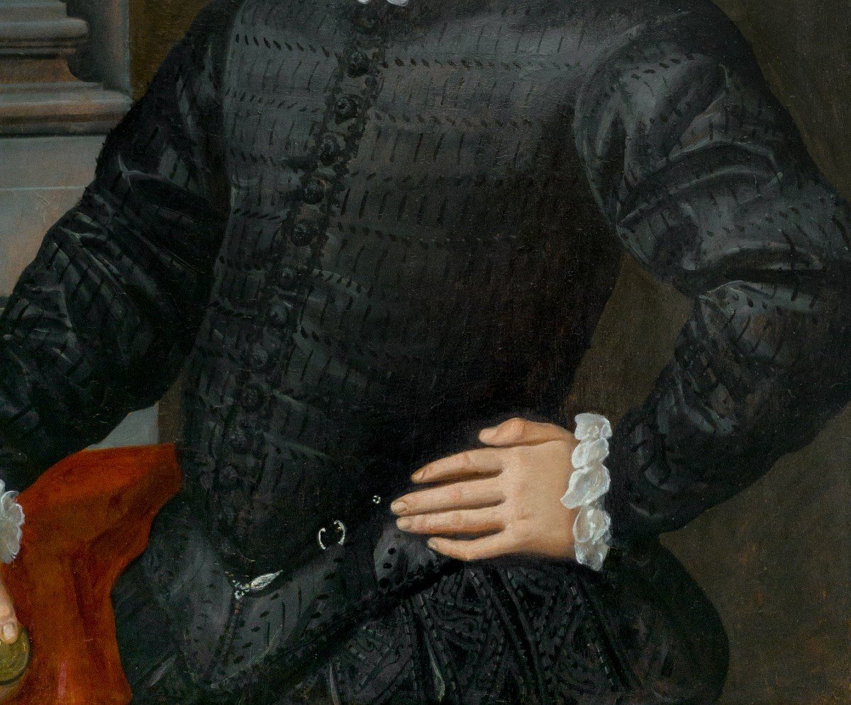 Vers 1575/80 Portrait d'Un Gentilhomme En Pourpoint Noir Tenant Un Médaillon, Huile Sur Panneau-photo-2