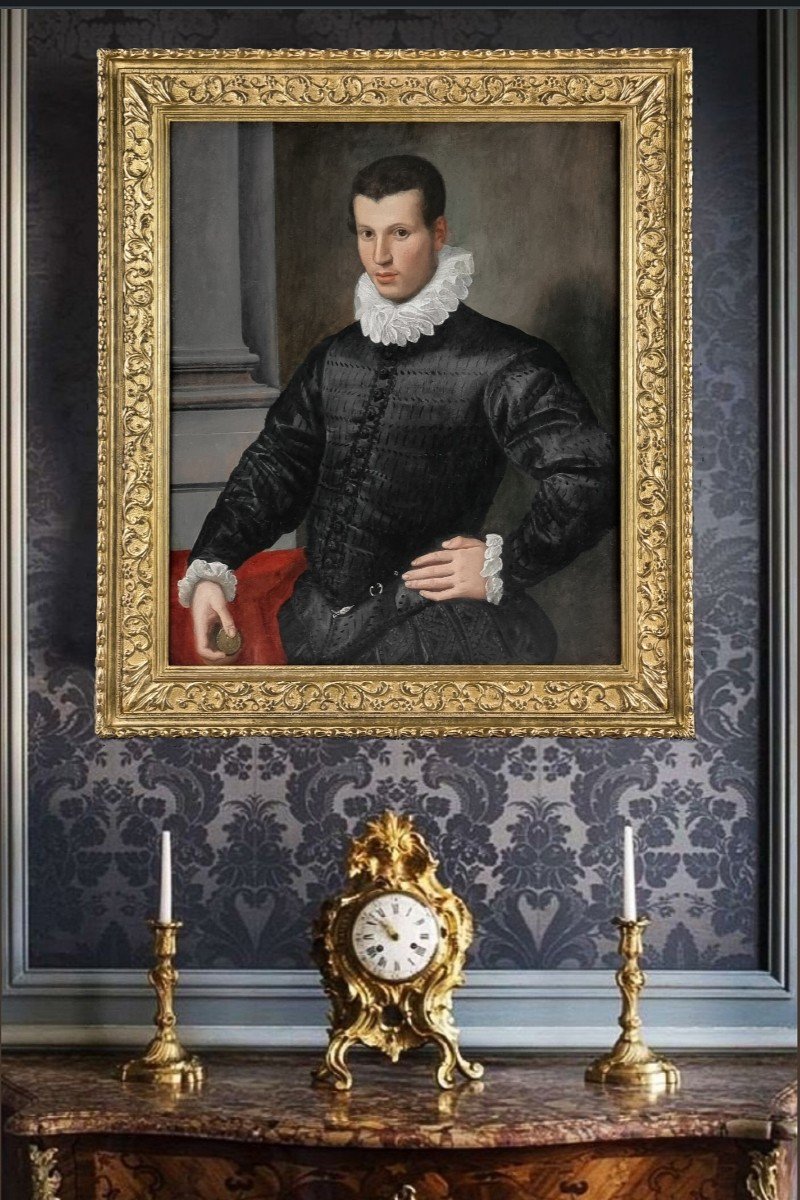 Vers 1575/80 Portrait d'Un Gentilhomme En Pourpoint Noir Tenant Un Médaillon, Huile Sur Panneau-photo-4