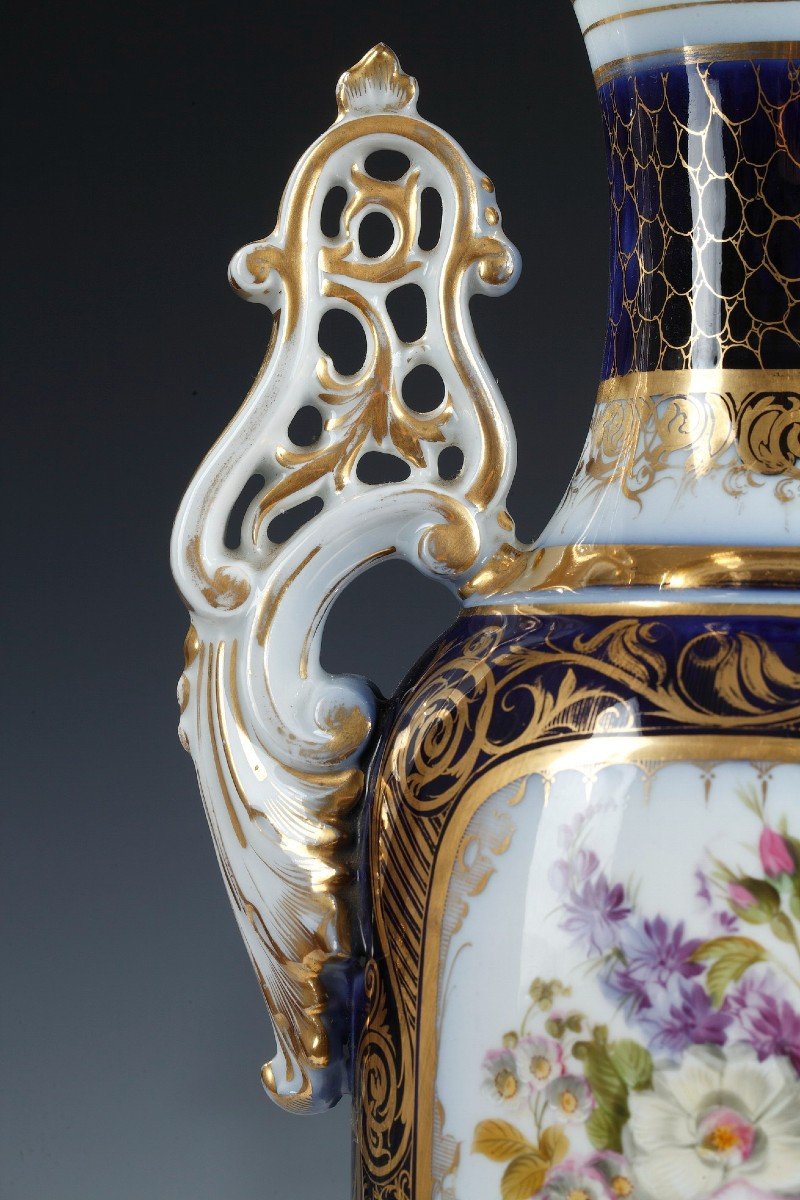 Paire de Vases fleuris en porcelaine de Valentine, France, circa 1860-photo-2