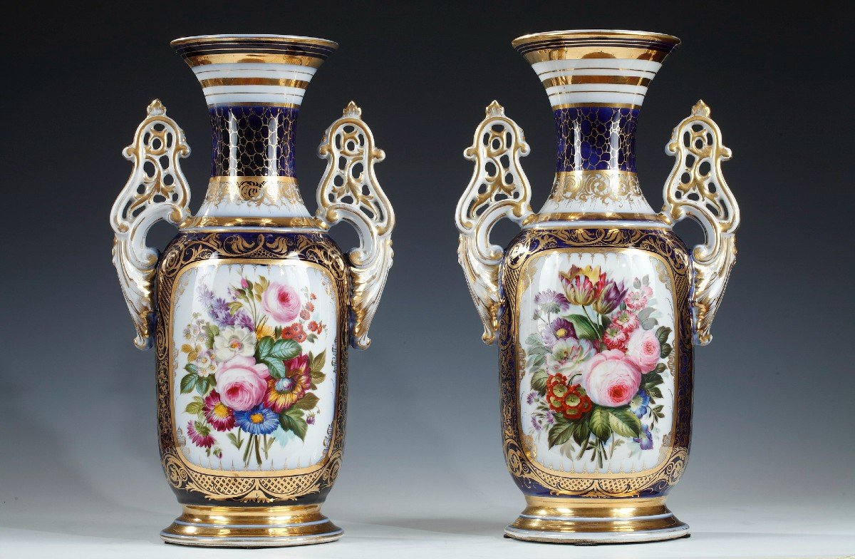 Paire de Vases fleuris en porcelaine de Valentine, France, circa 1860