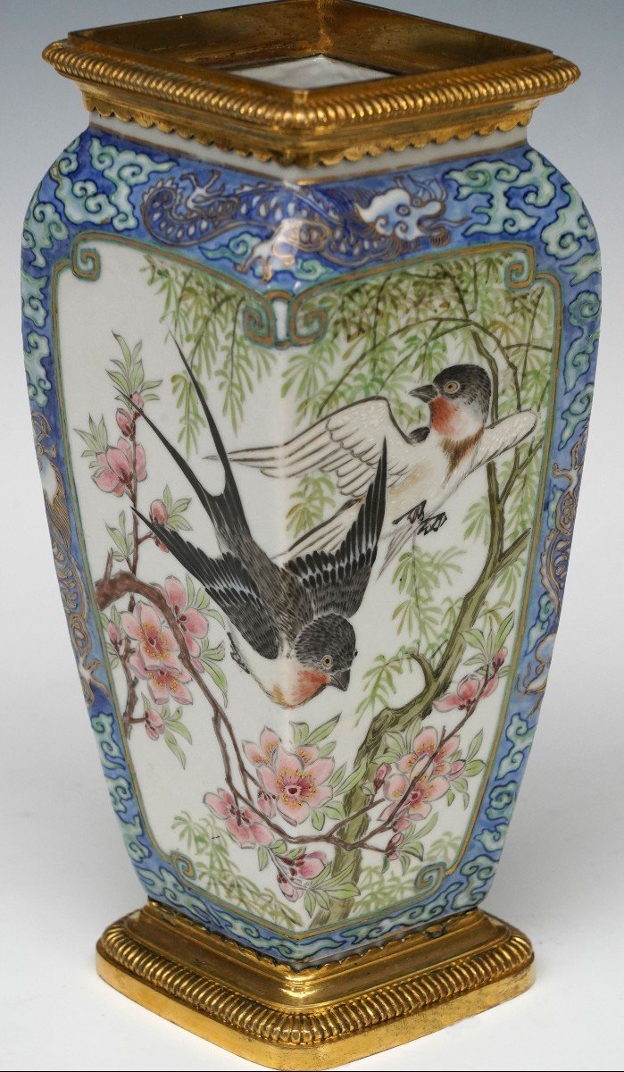 Pair Of Porcelain "swallow" Vases, Attr. To l'Escalier De Cristal, France, Circa 1890-photo-2