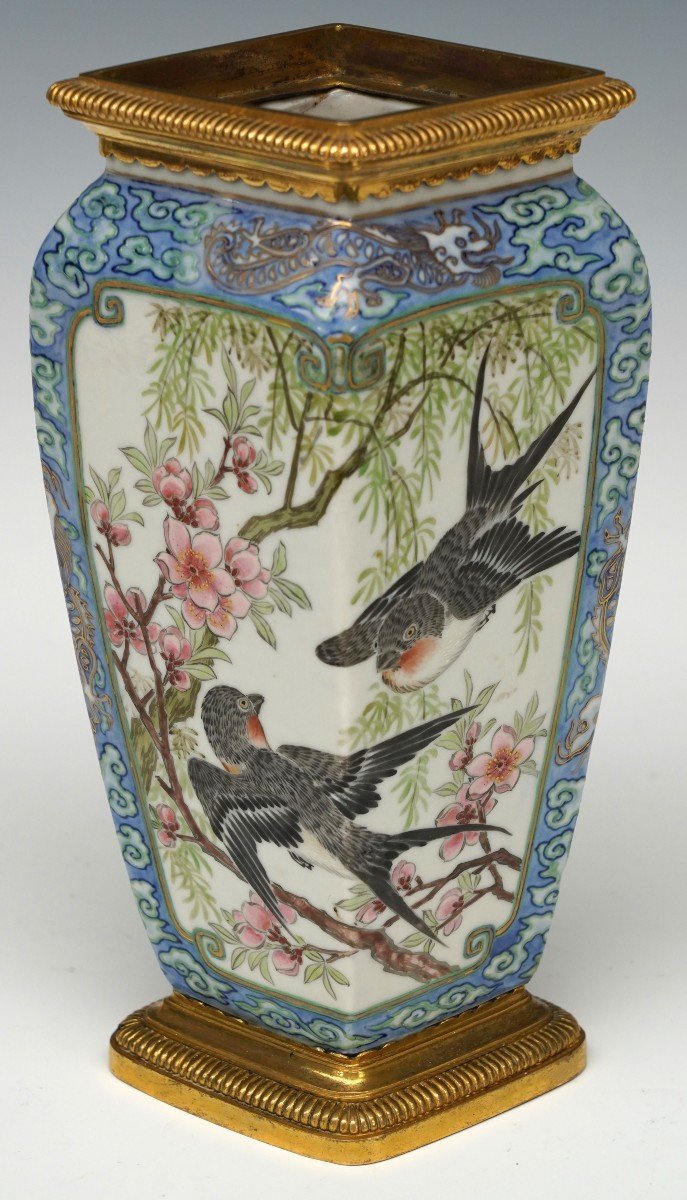 Pair Of Porcelain "swallow" Vases, Attr. To l'Escalier De Cristal, France, Circa 1890-photo-3