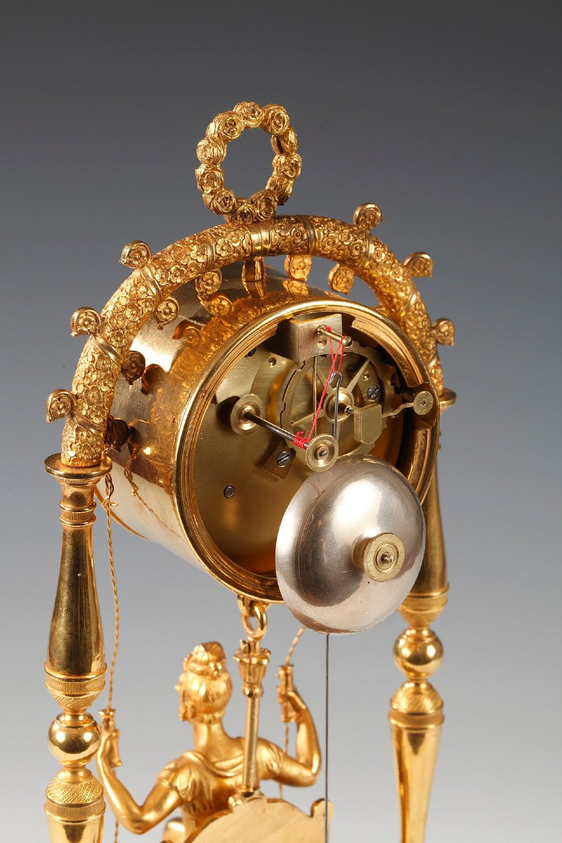 Charmante pendule à la balançoire, France, Circa 1820-photo-3