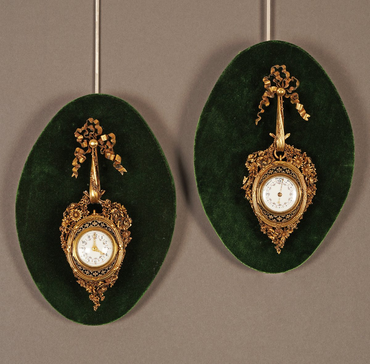 Ensemble Pendule et Baromètre, France, Bronze doré, Circa 1860