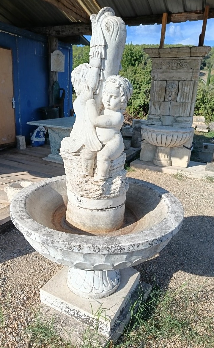 Belle Fontaine Sculptée en Marbre massif