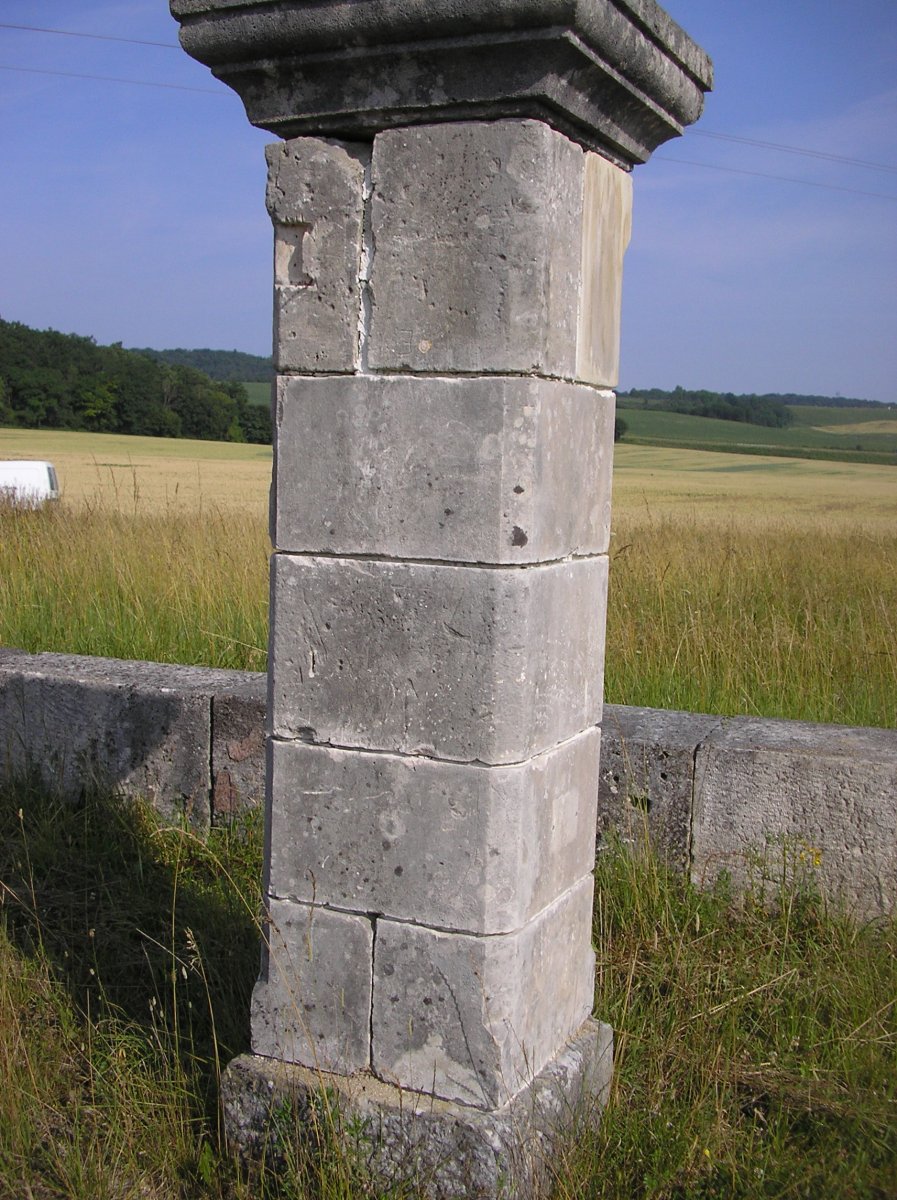 Grand Bassin Avec Colonne Centrale-photo-4