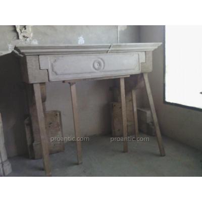 Rare Old Fireplace With Key Coat Sculptee