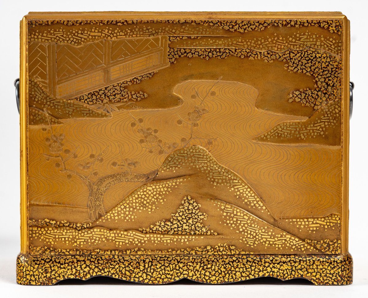 Rare Japanese Cabinet In Gold Lacquer - Kodansu-photo-2