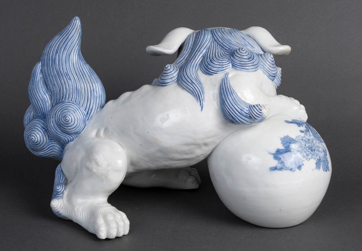 Important Hirado Porcelain Shishi-photo-3