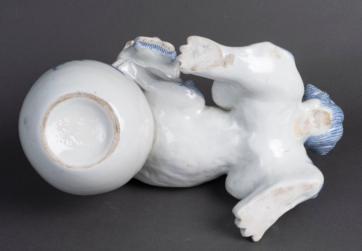 Important Hirado Porcelain Shishi-photo-5