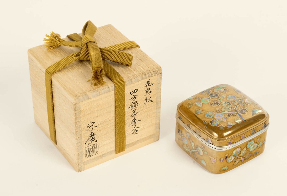 Japanese Gold-lacquered Incense Box - Kogo-photo-6