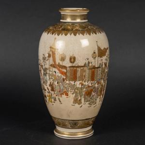 Vase Japonais En Faïence de Satsuma d'une grande procession