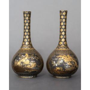 Paire de Vases Japonais en bronze et en Nuno-me zô-gan