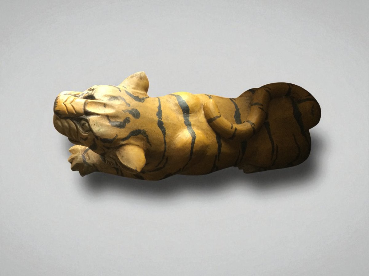 SCULPTURE EN BOIS LAQUÉ D'UN TIGRE-photo-3